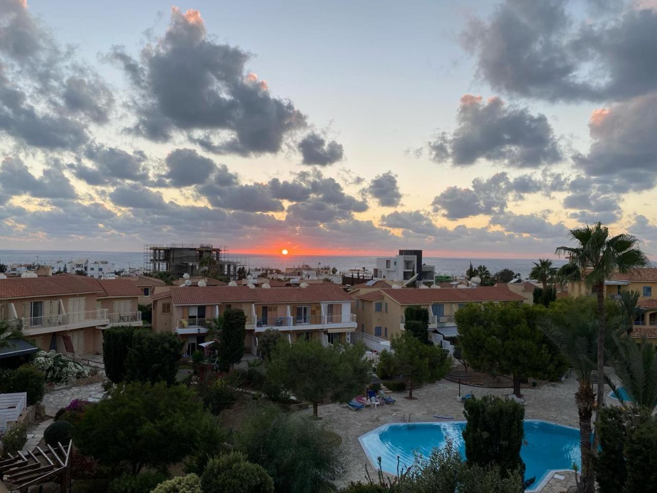 Newly Renovated- Regina Gardens 1, Venus Beach 500 M, Sea&Sunsets View, License Ooo7141 Paphos 外观 照片